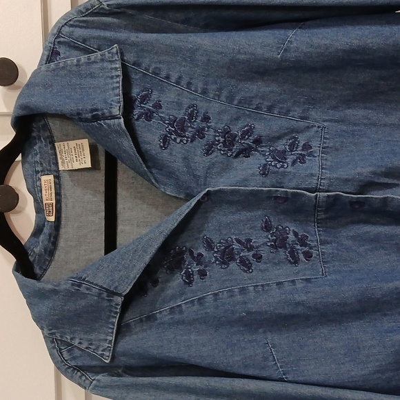 Embroidered Faded Glory button down shirt size extra large - Picture 8 of 10